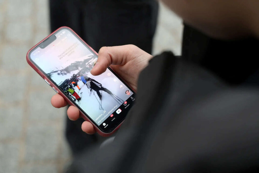 Karnataka drafts new digital policy to curb student screen addiction, ETEducation