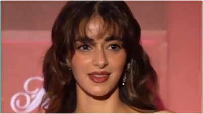 Ananya Panday’s fresh style attracts major eye balls; ‘She looks like Dakota Johnson’ | Hindi Movie News