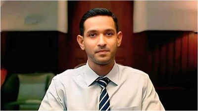 Vikrant Massey flags restaurant’s illegal service charge through SM post, deletes it later |