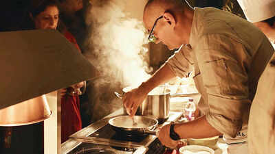 Amid gas shortage, Chefs show how to reduce LPG use at home | Delhi News