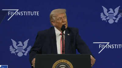 Willing to end war without re-opening Hormuz, Donald Trump tells aides as Iran refuses to budge