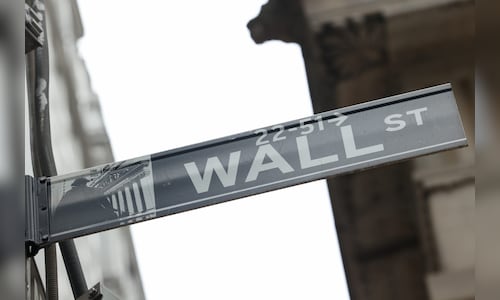 Dow Jones gains 400 points after retreat in oil, bonds, provides some respite