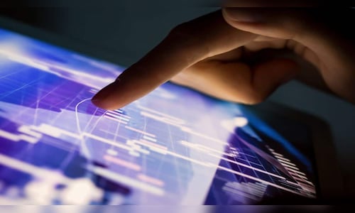 Asian shares decline tracking US peers as oil remains in focus