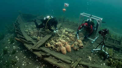 A 2,000-year-old Roman Shipwreck was discovered in Lake Neuchâtel in Switzerland | World News