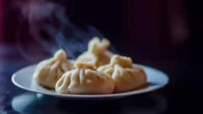 10, including 9 from one family, fall ill after eating momos in Noida | Noida News