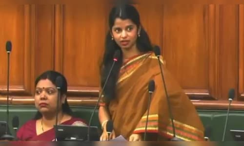 ‘Not completely satisfied’: Maithili Thakur questions minister Mangal Pandey over condition of govt hospital