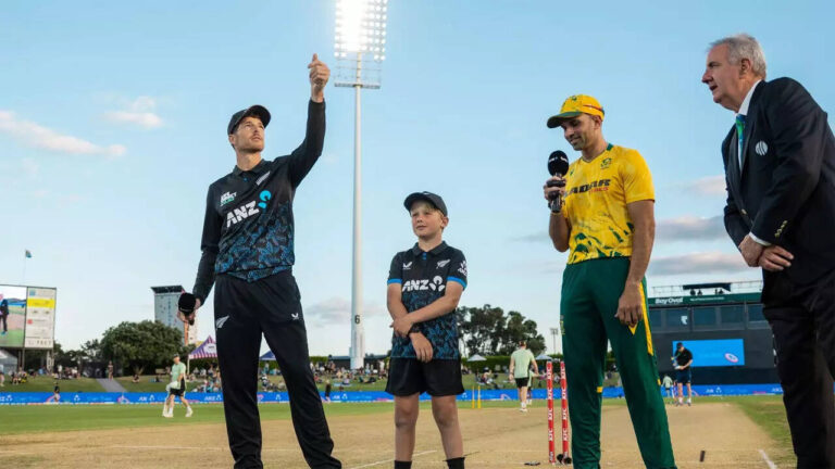 New Zealand 14/2 in 2.1 Overs | New Zealand vs South Africa Live Score, 1st T20I: New Zealand win toss, opt to bat against South Africa