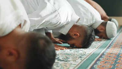 ‘Eid ul Fitr 2026 on Friday’ trends online: Do we pray twice? UAE Fatwa Council clarifies as prayer confusion goes viral