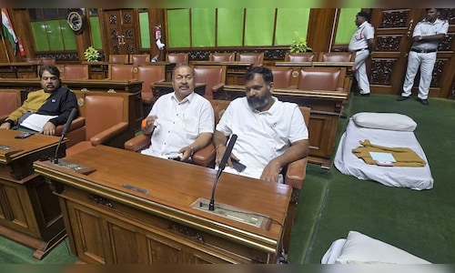 Karnataka excise ‘scam’: BJP MLAs mark overnight protest against ‘ATM sarkar’ with bhajans, sloganeering
