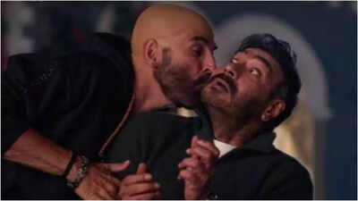 Akshay Kumar kisses Ajay Devgn in his birthday wish for the ‘Singham’ actor: ‘Dosti itni purani…’ | Hindi Movie News