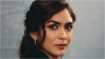 Mrunal Thakur reveals why she’s saying no to tempting big film offers: ‘No matter how big the opportunity is…’ | Hindi Movie News