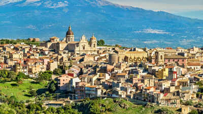 German-Indian ‘guru’ kept children aged 7 and 11 as guards, portrayed self as spiritual teacher, arrested in Italy