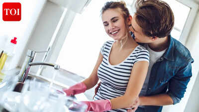 5 simple romantic gestures to show your love |