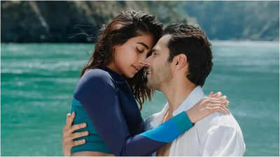 ‘Hai Jawani Toh Ishq Hona Hai’ teaser: Varun Dhawan, Mrunal Thakur and Pooja Hegde bring David Dhawan’s comedy alive | Hindi Movie News