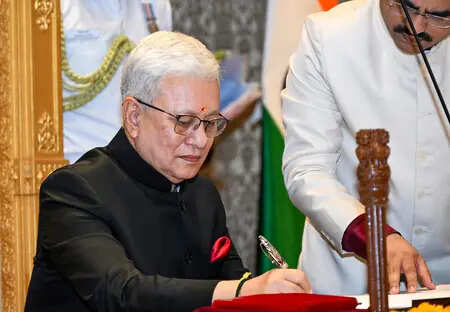 Maharashtra Governor calls for better national rankings of universities, ETEducation