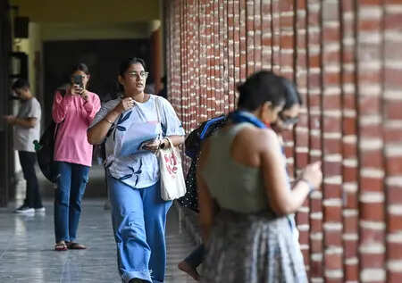 Delhi University mandates biometric attendance for employees, warns of action for latecomers, ETEducation