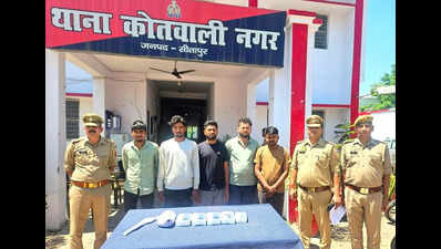 Cops rescue man abducted, arrest five | Lucknow News