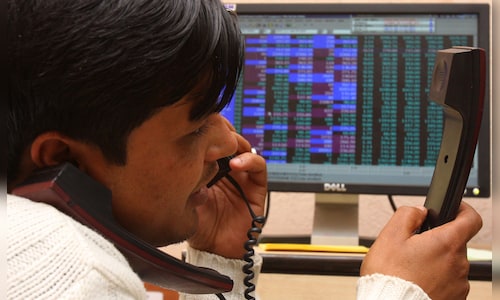 Global funds flee Indian stocks at record pace on growth fears