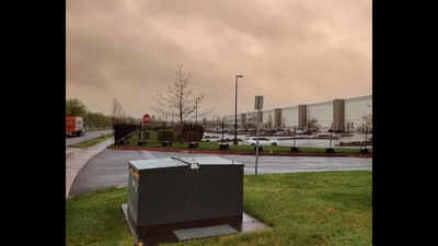 Oregon Warehouse Death: ‘Don’t look’: Worker dies at Oregon warehouse, colleagues asked to continue work, claims report