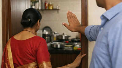 Stopping Wife From Entering Kitchen: Stopping wife from entering kitchen is cruelty, Bombay high court refuses relief to husband