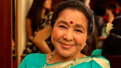 When Asha Bhosle spoke about singing live on stage at the age of 90 and suriving through difficult times in her life |