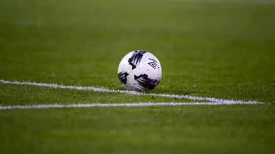 Footballer dies after robbers attack team bus | Football News