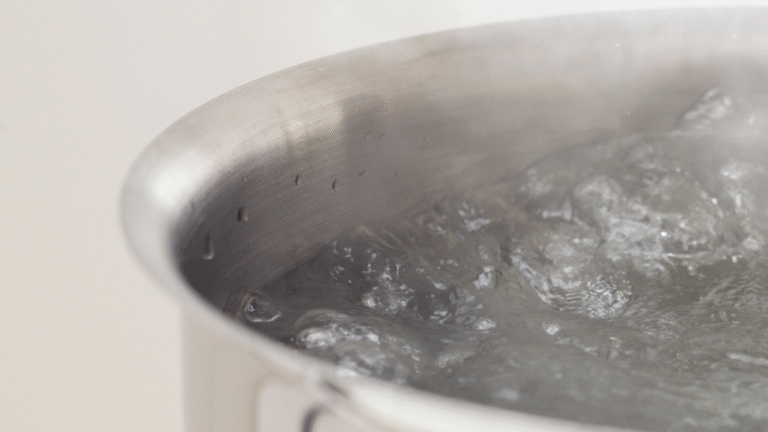 7 things you should never clean with hot water