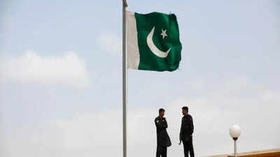 ‘No gas for roti, naan’: Karachi families struggle as unannounced cuts enter second week